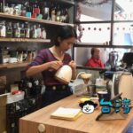 【呆待咖啡 DD coffee】なぜこんな場所に? 萬華の服飾街のコーヒースタンド