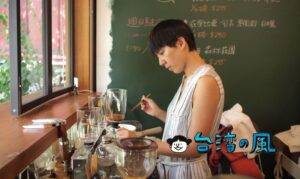 【小緹大作】バイクカフェからコーヒースタンドへ、台中の美人コーヒー焙煎士