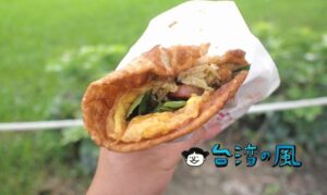 【超三代蔥油餅】勤美誠品綠園道近くの行列ができる人気蔥油餅屋台