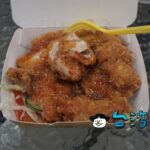 【黃金左腿】逢甲夜市の名物屋台、「左」はソースが選べるフライドチキン