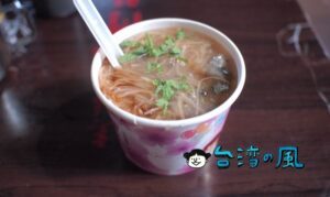 【阿亮麵線】士林夜市の慈誠宮前にある小さな麺線の屋台