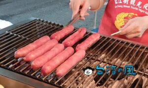 【大花香腸】メニューが豊富！ 臨江街観光夜市（通化夜市）の香腸屋台
