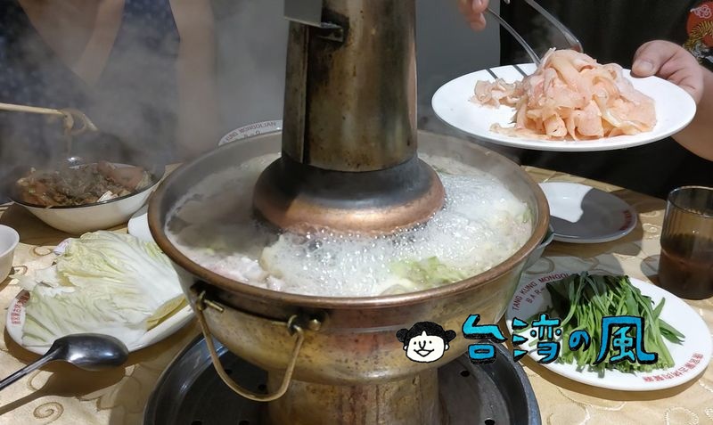 【唐宮蒙古烤肉酸菜白肉餐廳】モンゴルバーベキューと酸菜白肉鍋の食べ放題